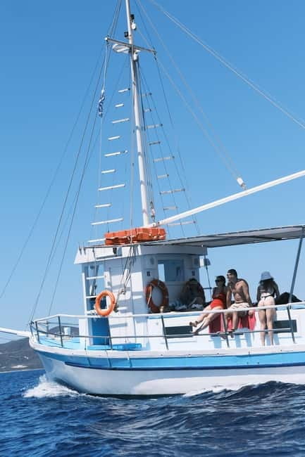 Paros: Paros Bay Boat Trip with Snorkeling - Highlights of the Trip: Views, Snorkeling, and Atmosphere
