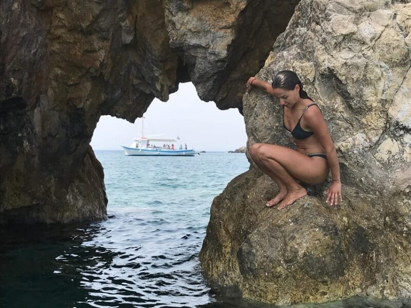 Paros: Paros Bay Boat Trip with Snorkeling - The Value of Including Refreshments and Gear