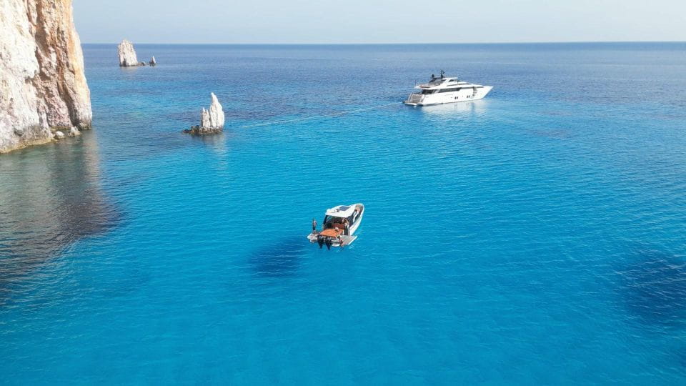 Paros: Private Paros and Antiparos Luxury Speedboat Tour - Discovering Faneromeni Beach