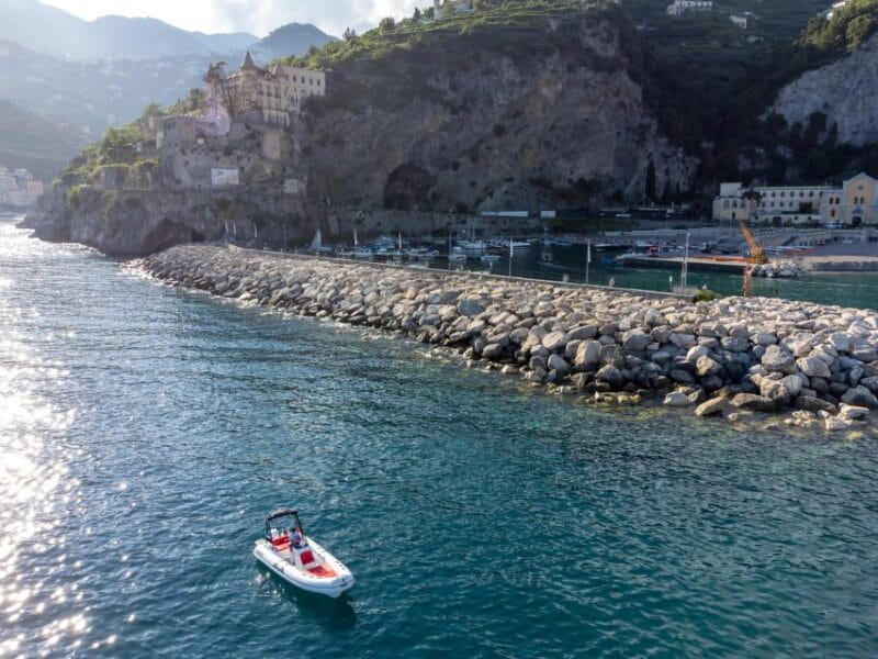 Pascià Oromarine S65 Self drive boat rental Amalfi Coast - Key points / Takeaways