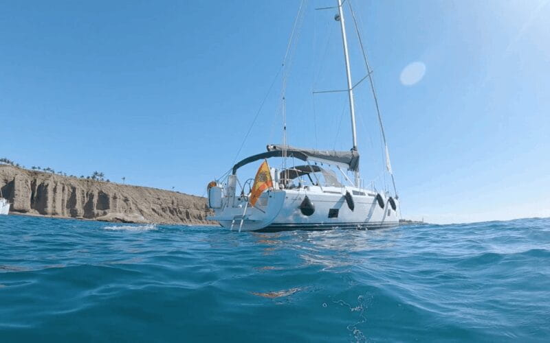 Pasito Blanco : Private sailing tour with food & drinks - Multilingual Guides Make Navigation Easy