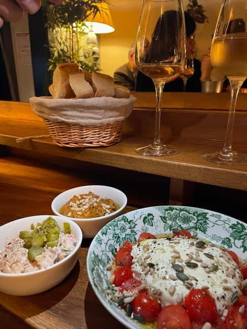 Pau Wine Experience : Guided Tasting in Top Wine Bars - Exploring the Heart of Parisian Wine Culture