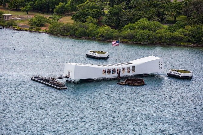 Pearl Harbor Deluxe Uncovered Tour With Lunch - Accessibility and Policies