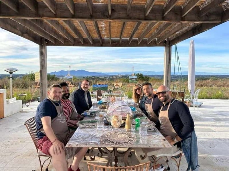 Peccioli: Painting Experience with Wine and Snacks - Who Should Consider This Experience?