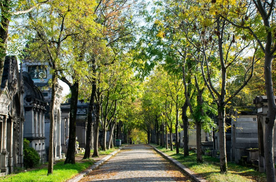 Pere Lachaise Cemetery: A Stroll Through Immortal History - Notable Figures and Tombs