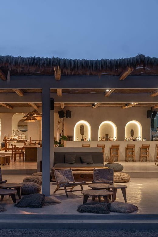 Perivolos: Beach Experience at Wet Stories - Logistics, Timing, and Practical Tips