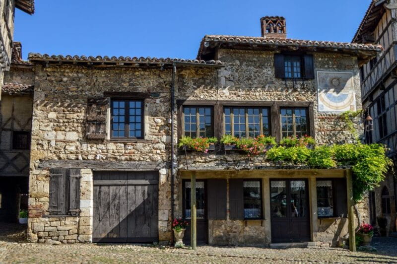 Pérouges: Private Guided Tour of the Medieval Village - Exploring Pérouges Properly: A Step-by-Step Guide