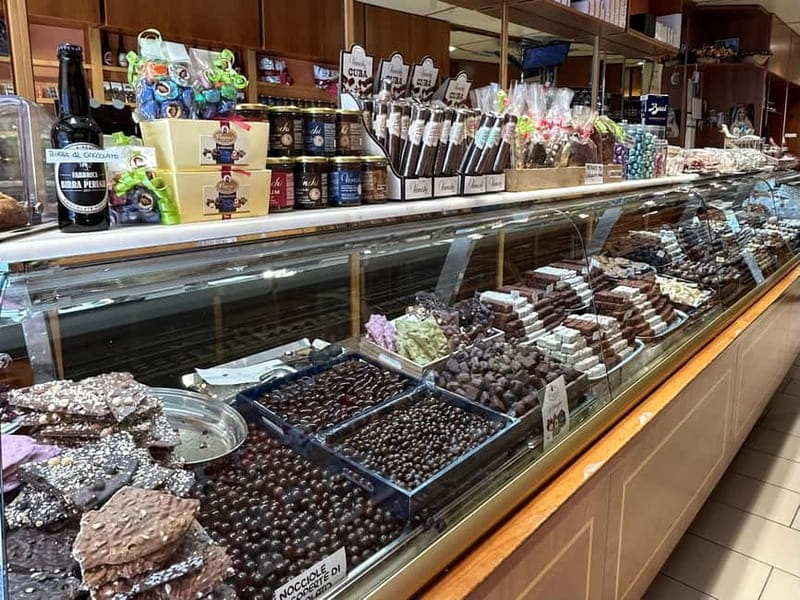 Perugia: Sunset Walking Tour with Chocolate/Gelato Tasting - Key points / Takeaways