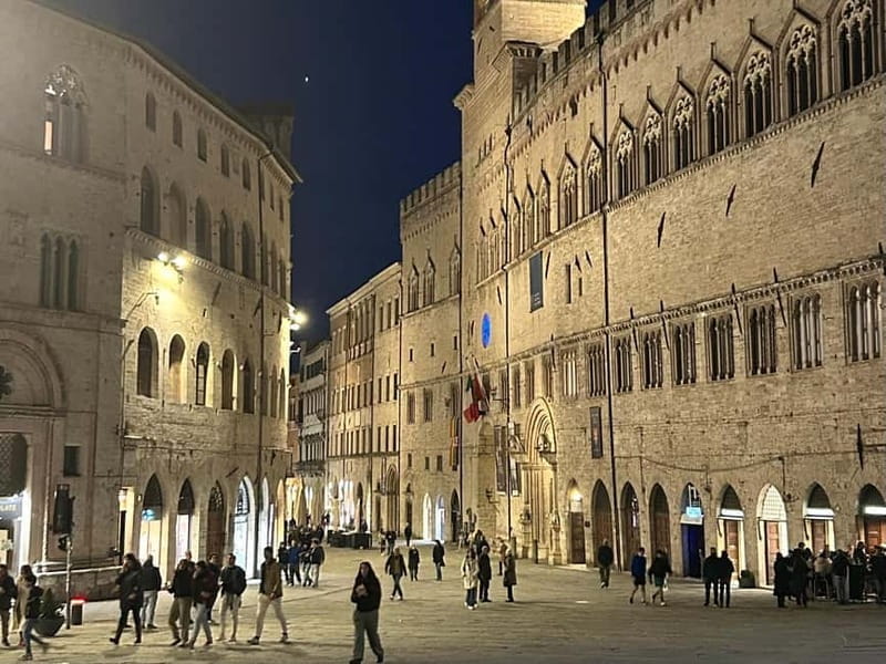 Perugia: Sunset Walking Tour with Chocolate/Gelato Tasting - The sweet finale: Artisanal chocolates and local stories