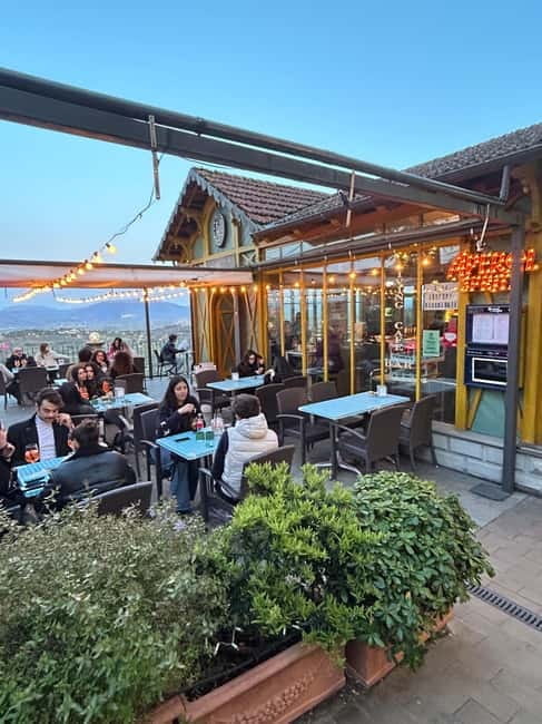 Perugia: Sunset Walking Tour with Chocolate/Gelato Tasting - Practical details and who this tour suits