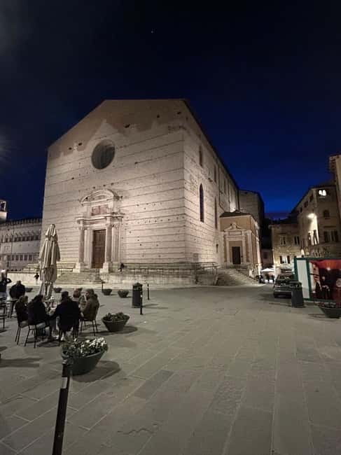 Perugia: Sunset Walking Tour with Chocolate/Gelato Tasting - Who should consider this experience?