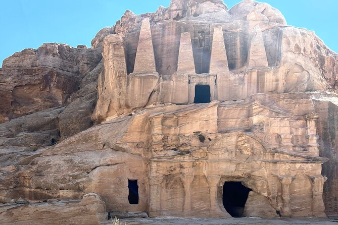 Petra 1-Day Tour From Jerusalem With FREE Authentic Lunch - Lunch at Local Restaurant