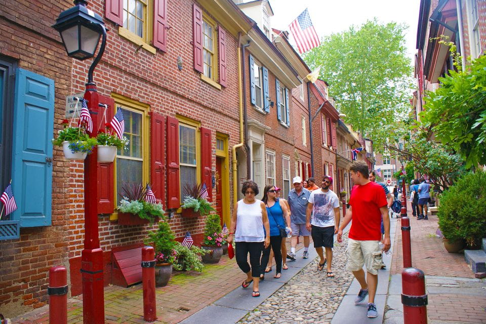 Philadelphia: History, Highlights & Revolution Walking Tour - Iconic Historical Sights
