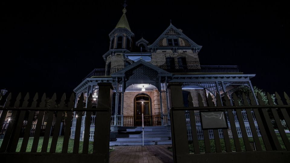 Phoenix: Ghosts & Poltergeists Guided Haunted Walking Tour - Haunted Locations
