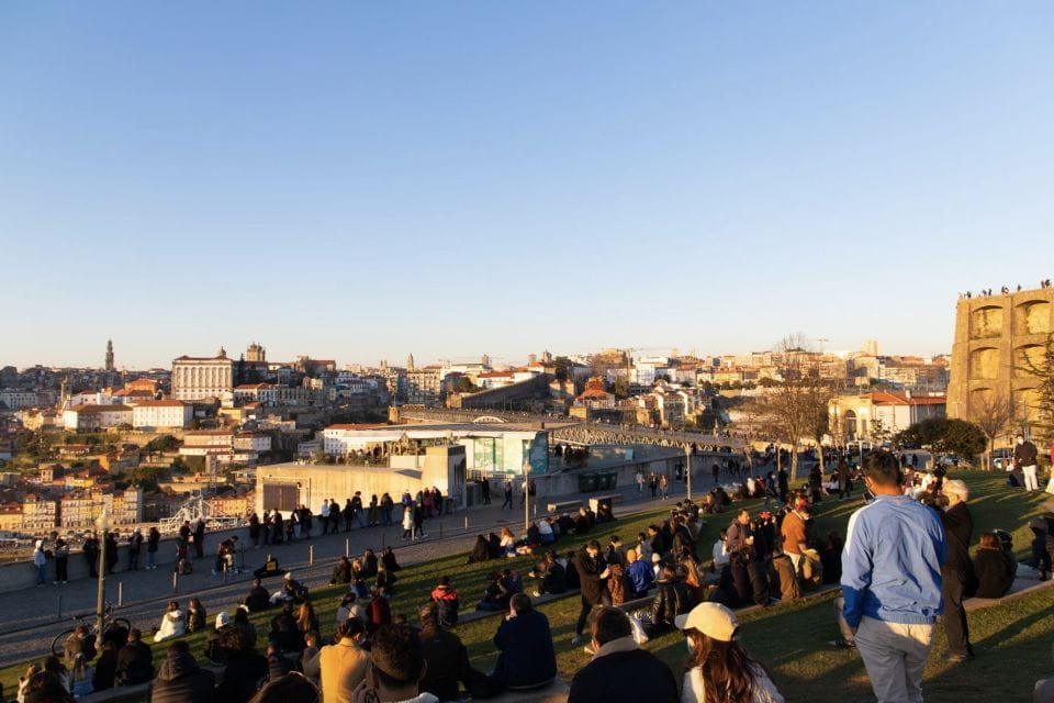 Photo Tour Porto: Walking Tour With Professional Photoshoot - Exploring Porto Cathedral