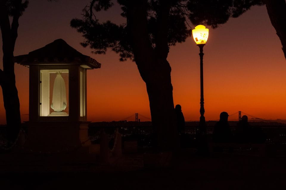 Photograph Lisbon at Night Walking Tour With a Photographer - Recap