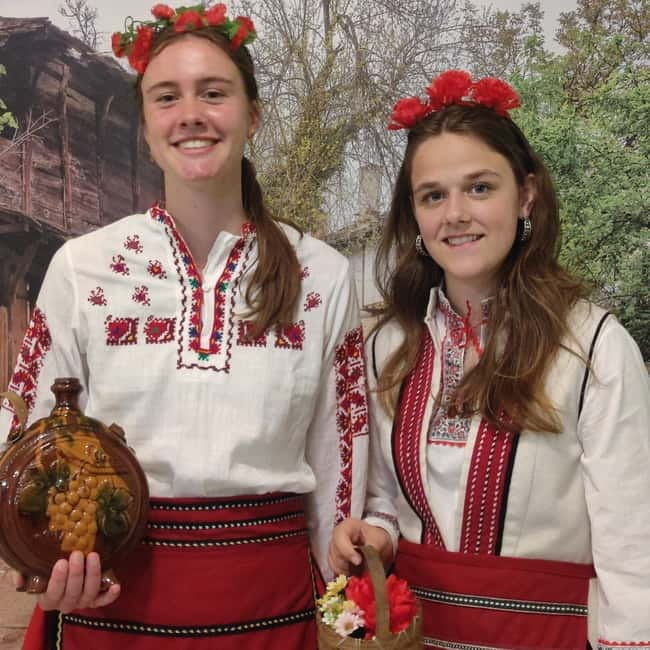 Photos with traditional costumes in Sofia - Price and Logistics