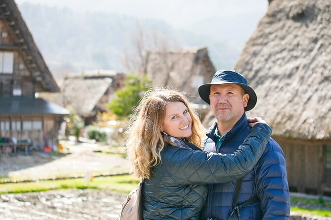 Photoshoot in Shirakawago/Takayama by Professional Photographer - Pickup and Group Details