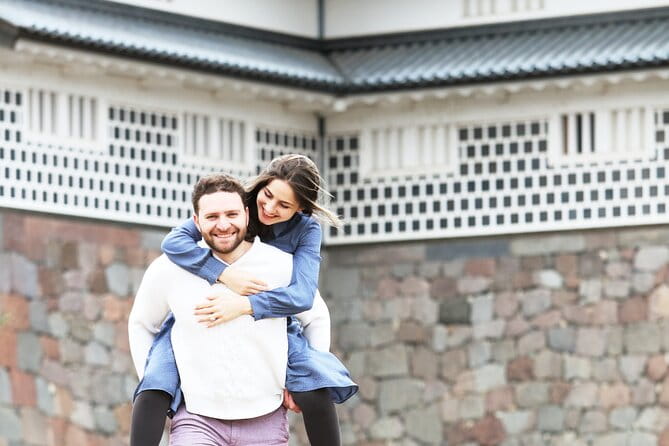 Photoshoot Session by Professional Photographer in Kanazawa - Group Size and Accommodations