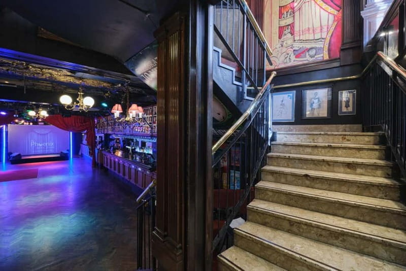 Piano Sing-Along - Entering an Iconic Venue with a Unique Vibe