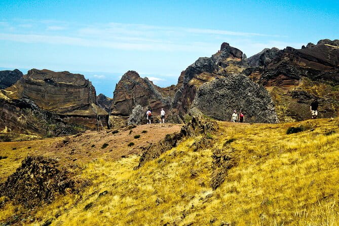 Pico do Arieiro - Pico Ruivo - Achada do Teixeira Walk - The Hike to Pico Ruivo: Mountain Marvels and Panoramic Vistas