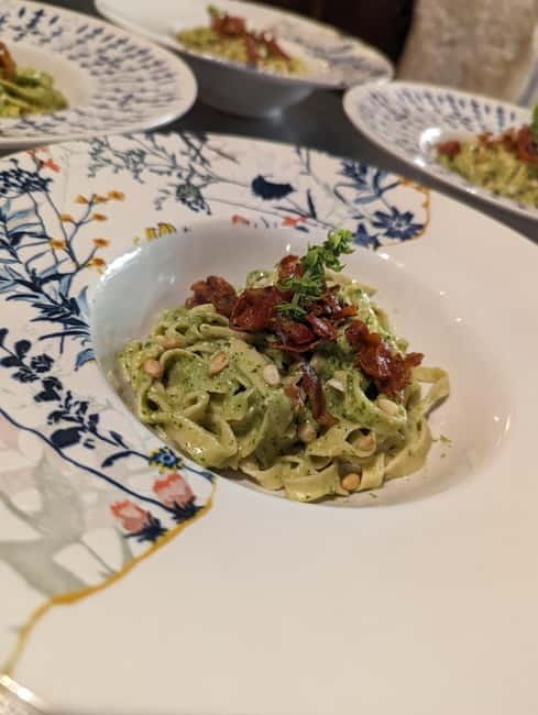 Pienza: Pool Day with Typical Gourmet Lunch at Farmhouse - Entering the Farmhouse: What to Expect