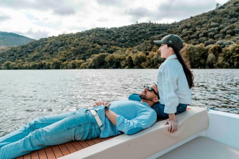 Pinhão: Private Electric Boat Tour 1h- Wine Tasting Included - Key points / Takeaways