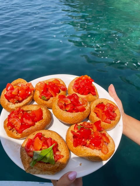 Pirate's outing - Island of Ischia tour with bath and lunch - Key points / Takeaways