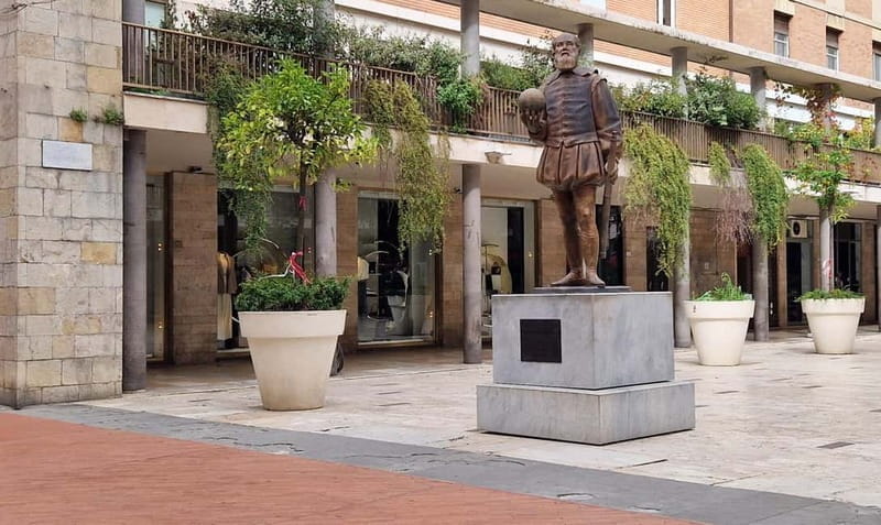 Pisa: A walking tour to discover Pisa - Final Stop at Ponte di Mezzo: Views and Reflection