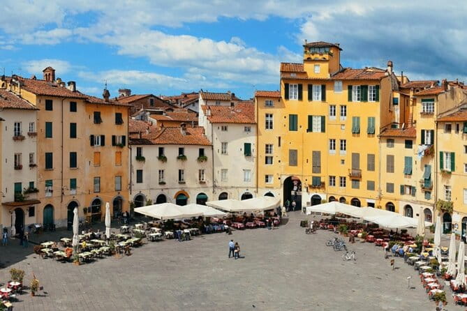 Pisa, Lucca, and Lunch at a Tuscan Winery from Livorno - Exploring Lucca: A Hidden Gem with a Walking and Biking Paradise