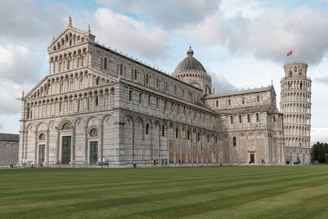 Pisa Walking Tour with Audio and Written Guide by a Local - Practical Tips and Considerations