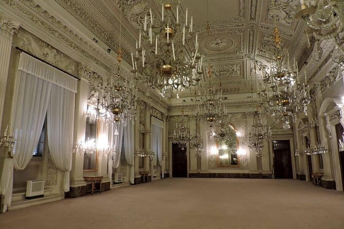 Pitti Palace - Private Tour At Galleria Palatina Incl. Tkts To Boboli Gardens - Entering The Medici’s World: The Pitti Palace and Its Art