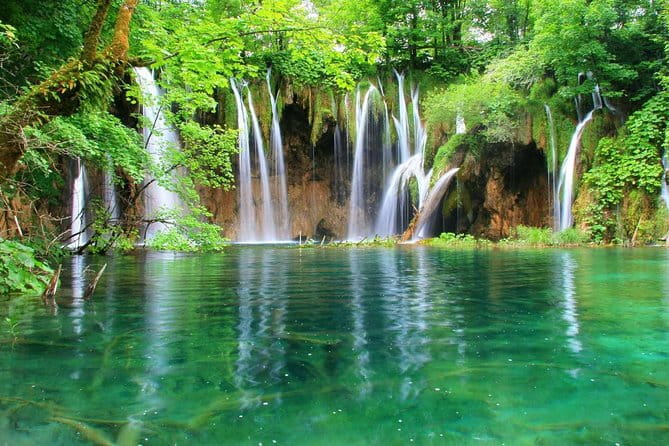 Plitvice Lakes Private Guided Tour from Zagreb with Transfer to Split - The Journey and Transfer Logistics