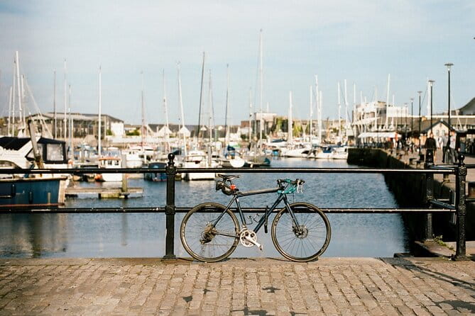 Plymouth Tour App, Hidden Gems Game and Big Britain Quiz (1 Day Pass) UK - The Value of a Self-Guided Treasure Hunt