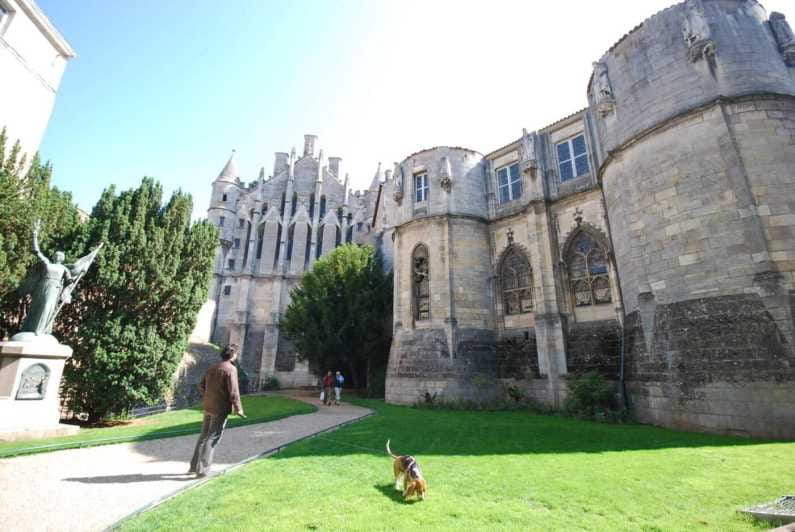 Poitiers: Eleanor of Aquitaine Walking Tour - Exploring Poitiers with Eleanor as Your Guide