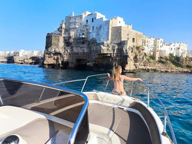 Polignano a Mare: Boat Tour with Aperitif and Snorkeling - Swimming and Snorkeling: A Refreshing Interlude