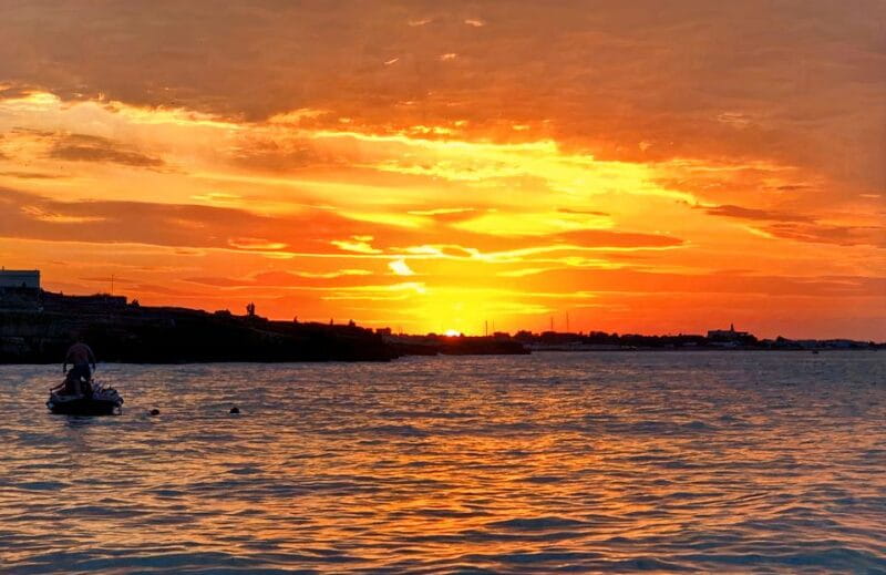 Polignano a Mare: Speedboat Cruise to Caves with Aperitif - The Aperitif & Atmosphere