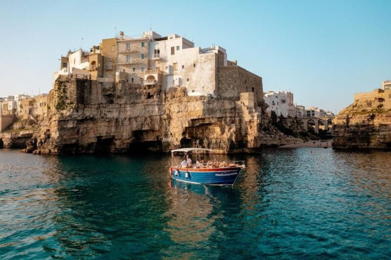Polignano: Exclusive 2-hour boat ride with aperitif - Key points / Takeaways