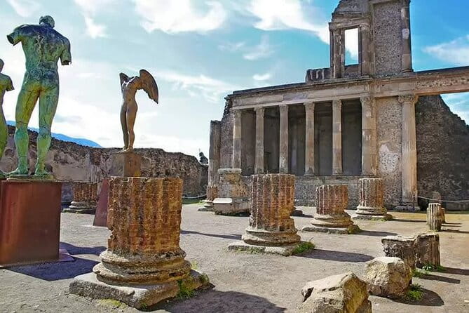 Pompei Archaeological Park Skip The Line ticket With audio Guide - Entering Pompeii: The Real Deal on Logistics and Value