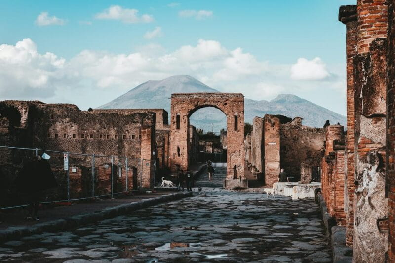Pompei Guided Tour in Shared Formula - The Value of a Small Group