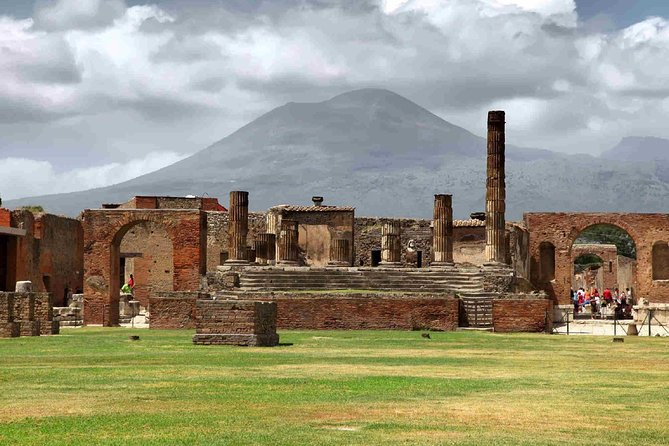 Pompei Three Hours With an Expert Guide - Guided Tour Highlights