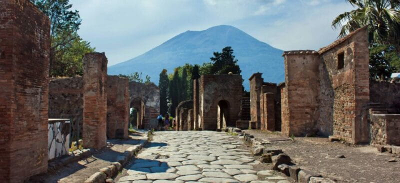 Pompeii: 2-Hour Walking Tour with professional guide - Discovering Pompeii in Just Two Hours: Is It Worth It?