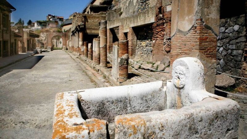 Pompeii: 2-Hour Walking Tour with professional guide - Practical Tips for Your Tour