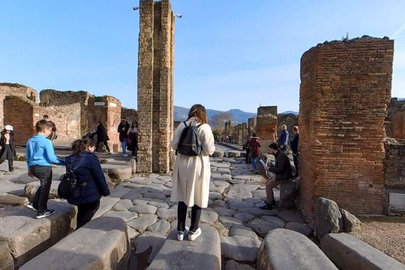 Pompeii: 2 Hours Skip the Line Visit with a Licensed Guide - Exploring Pompeii in Two Hours: What You Can Expect