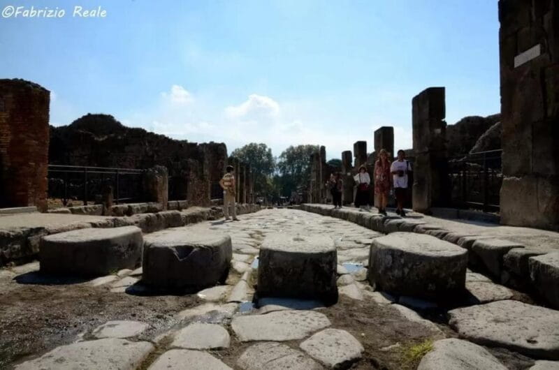 Pompeii: 3H Private Tour with Skip-the-Line Entrance Tickets - Who Should Consider This Tour?