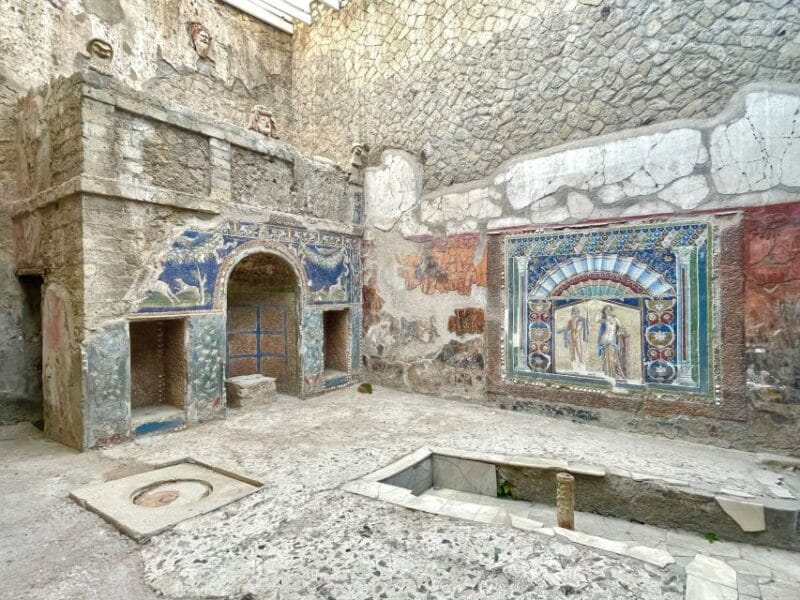 Pompeii and Herculaneum: Guided Tour with an Archaeologist - Navigating the Pompeii and Herculaneum Itinerary