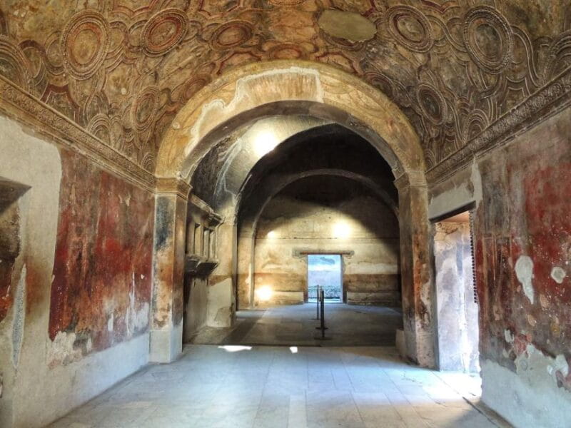 Pompeii and Mt Vesuvius: Full-Day Private Tour - Returning to Naples: A Relaxed End to the Day