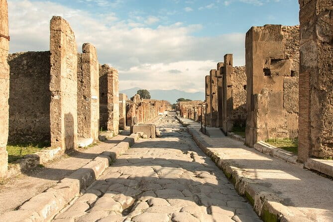 Pompeii Day Tour - The Transport and Practicalities