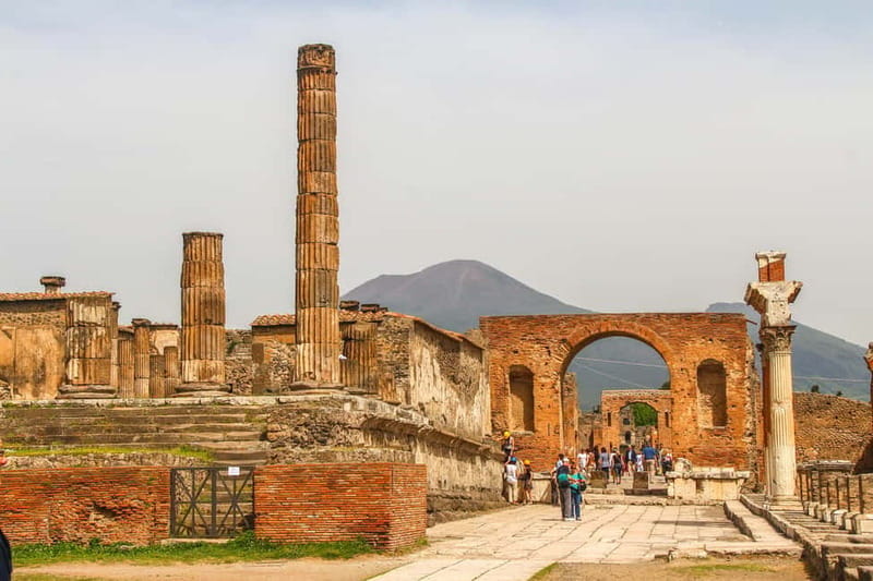 Pompeii: Day Trip with High-Speed Train & Guided tour - Key points / Takeaways