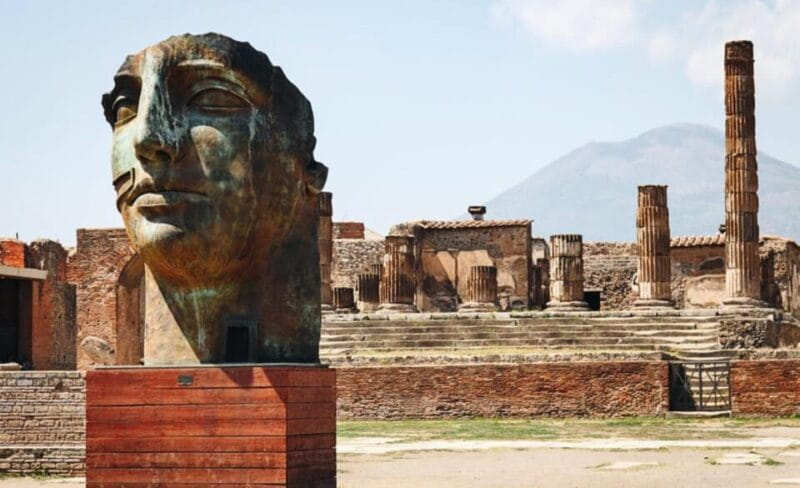 Pompeii: Entry Ticket & Guided Tour with an Expert Historian - Entering Pompeii: Your First Impressions